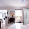 Porte d'entrée Passage modèle Abricot - Mise en situation sur une maison