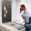 Porte d'entrée Passage modèle Narcisse 2 - Mise en situation sur une maison